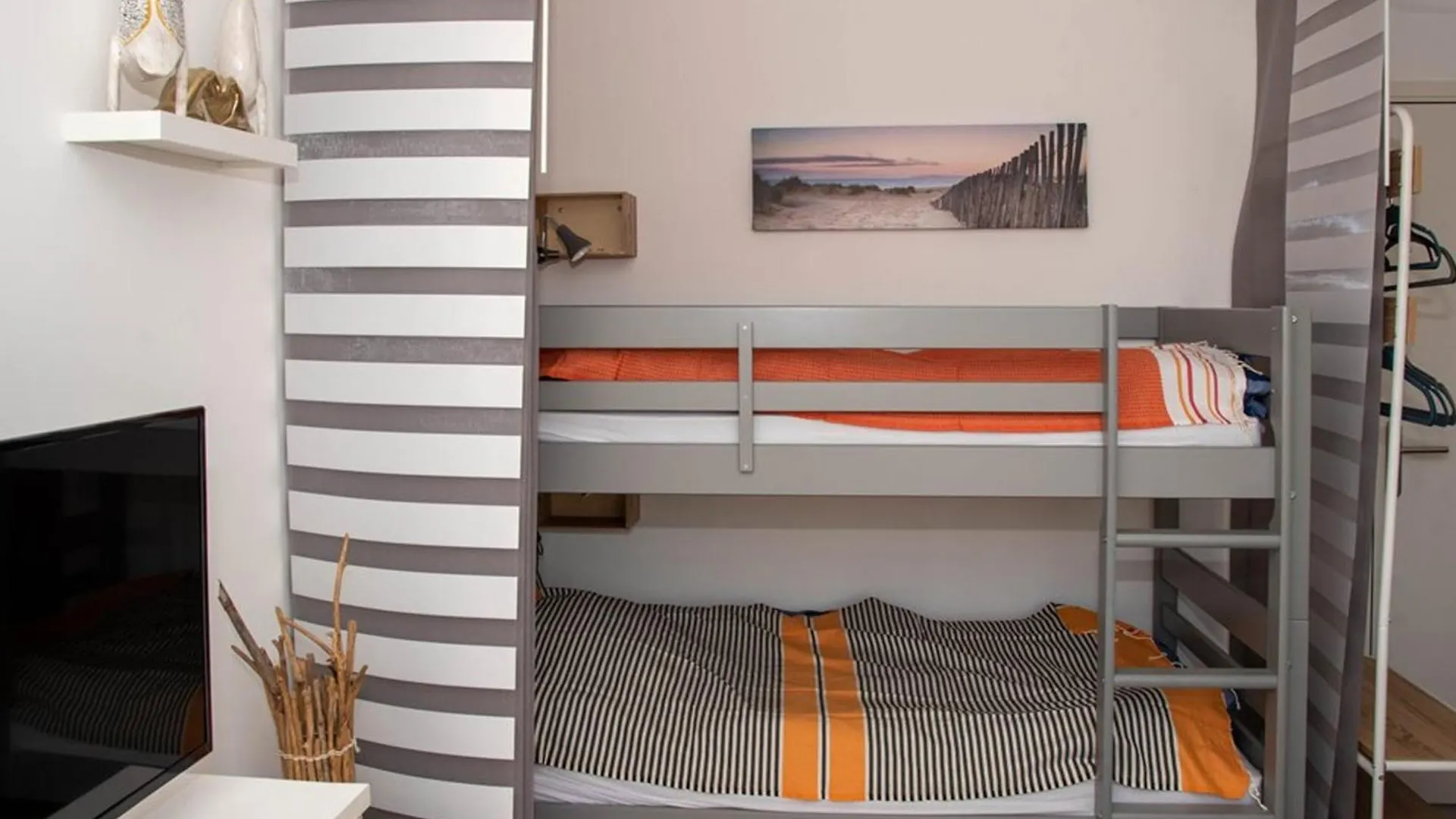 Studio Cabine Au Lavandou - 4 Pers, Clim, Piscine, Terrasse, Parking, 950M Plage - Fr-1-803-26 Le Lavandou